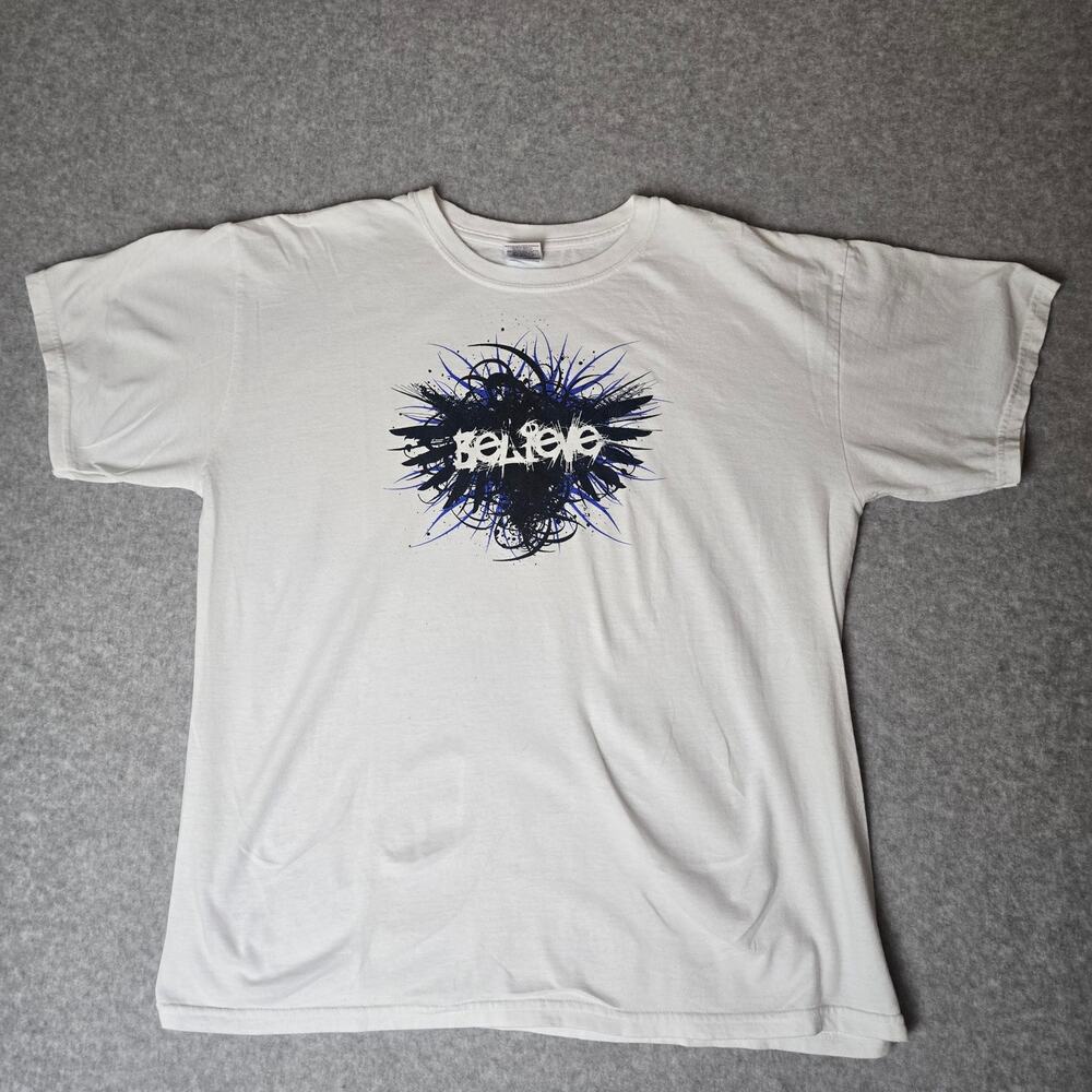 VTG Gildan Heavy Cotton "Believe" Y2K White Graphic Logo T-Shirt - Size L